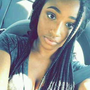 Meet your Posher, Kayla